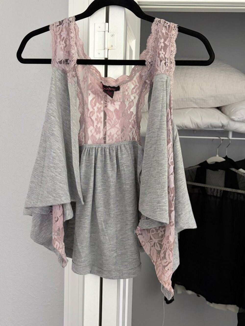 anxiety size large pink grey lace trim vest top